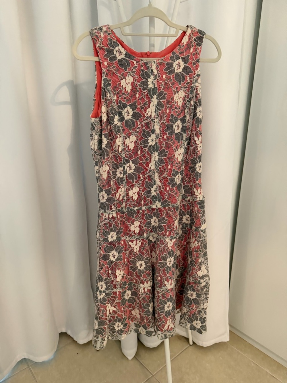 Anne Klein Coral-Lined White and Gray Floral Lace Midi Dress
